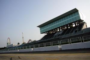 0526standL1030894.jpg
