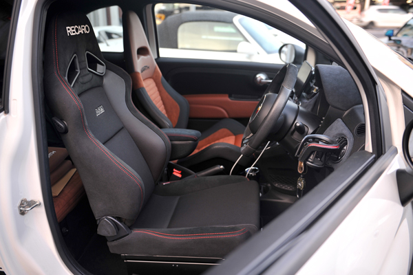 190214_abarth_.jpg