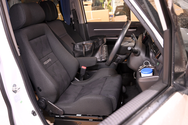 200308_honda_stepwgn_recaro_ergomedld_asmyokohama.jpg