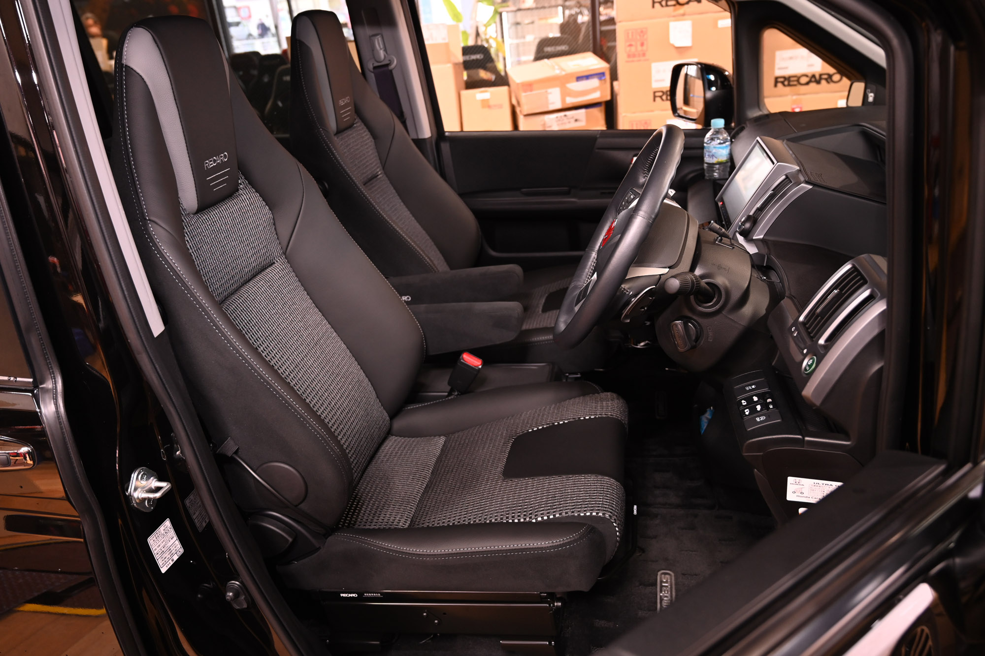 200314_stepwgn_recaro_lxf_asmyokohama_.jpg