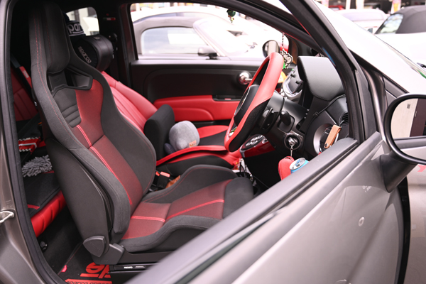 200328_abarth_1_recaro_sportster_gk100.jpg