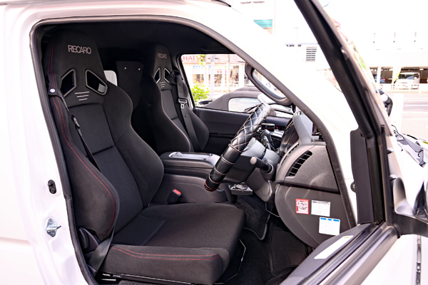210606_hiace_recaro_sr7f_asmyokohama.jpg