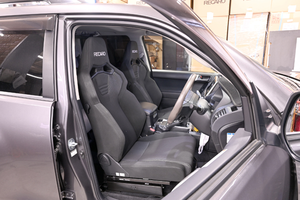 特別値下‼️トヨタ　純正　後席室内　ハンガー　TOYOTA スーツ　上着　カスタム トヨタ ランドクルーザープラド150系 後期対応 7人乗り車専用 後